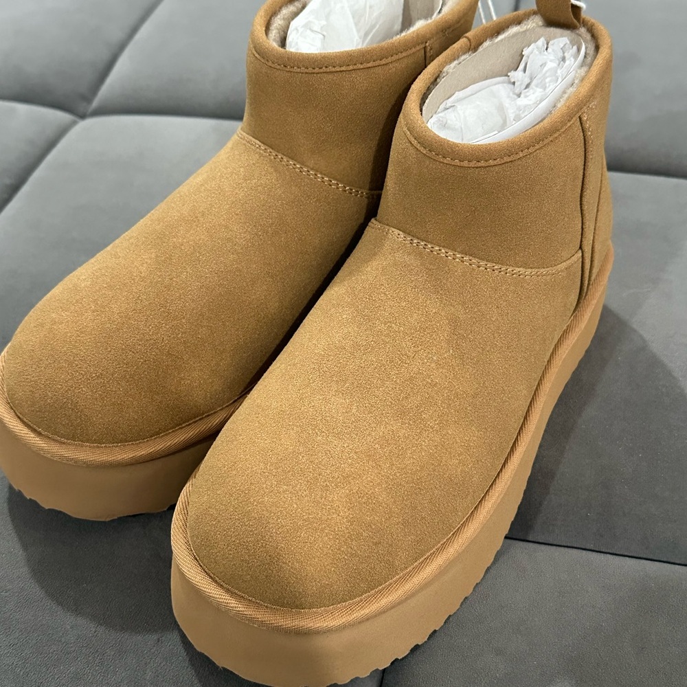 American Eagle Outfitters Brown Suede Boots